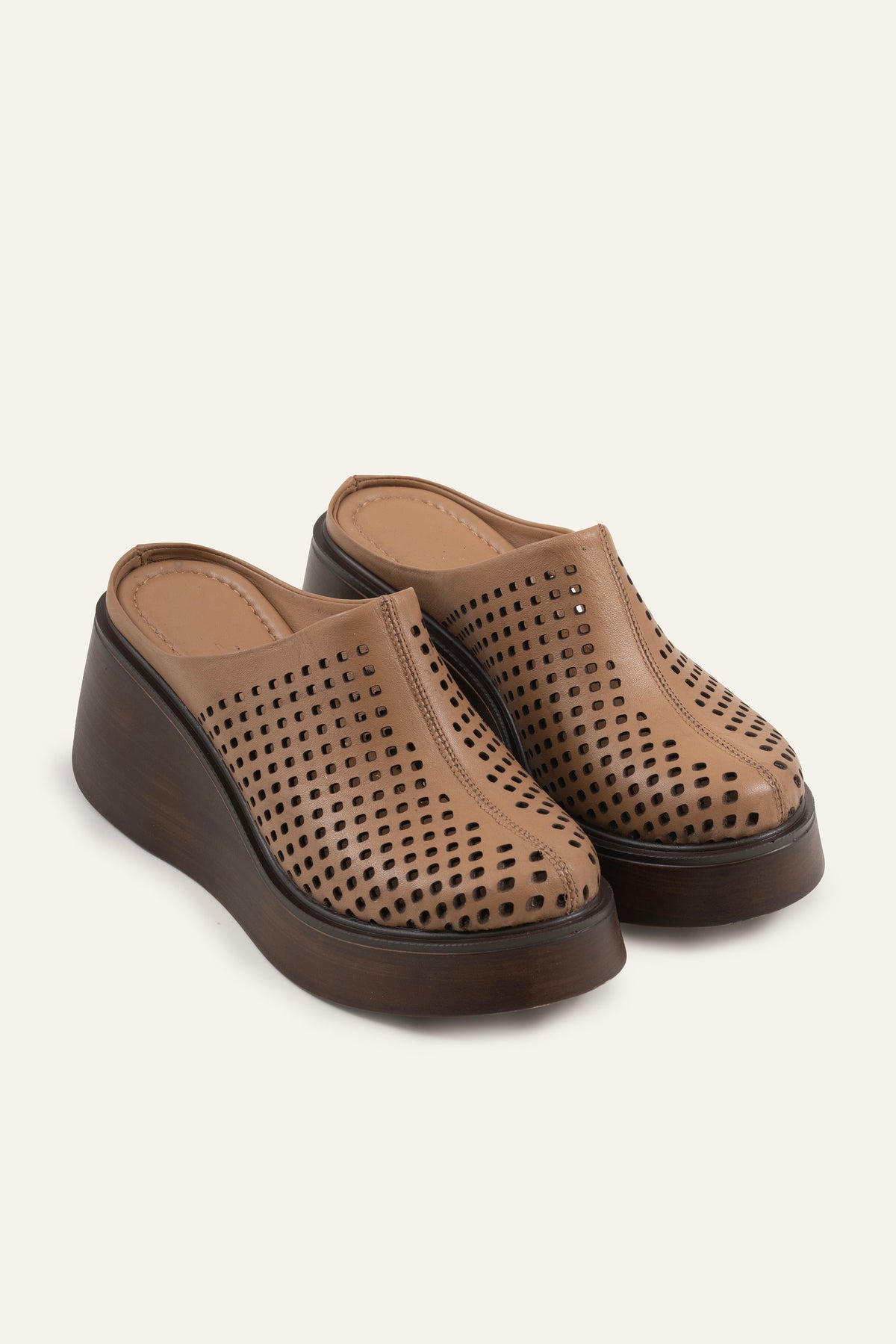 Lisbon Genuine Leather Women Wedge Clogs Taupe - view 2