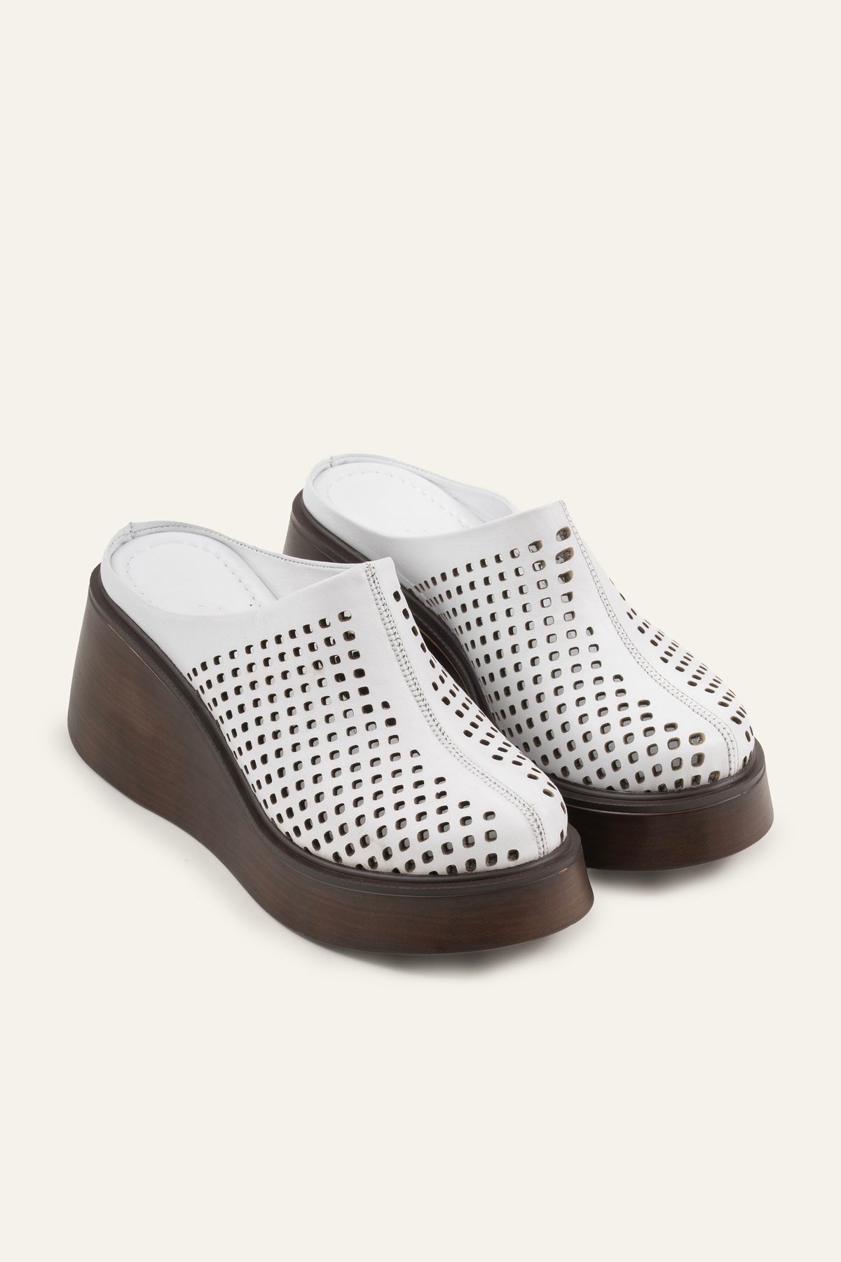 Lisbon Genuine Leather Women Wedge Clogs White - view 2