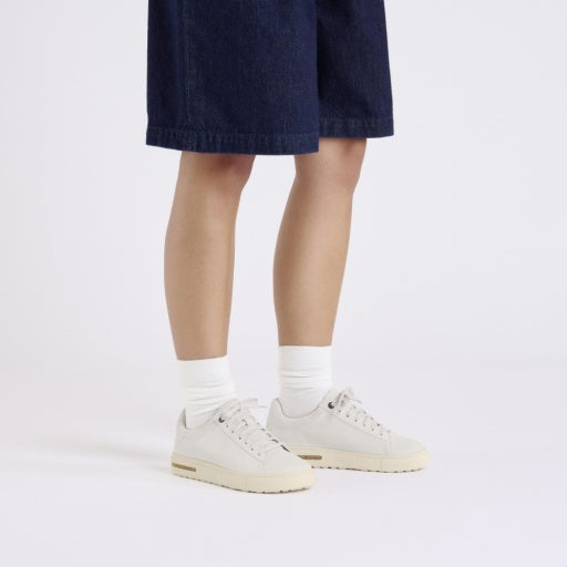 Bend Low Antique White Suede Leather Regular