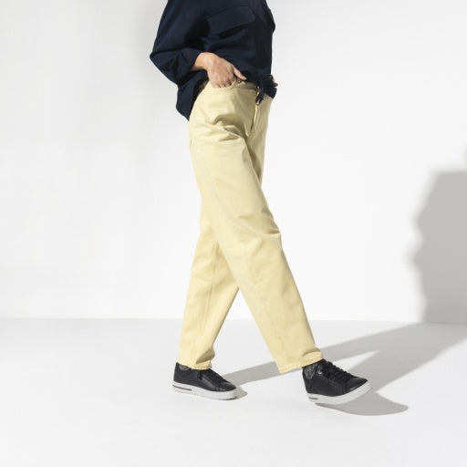 Bend Low Black Smooth Leather Regular